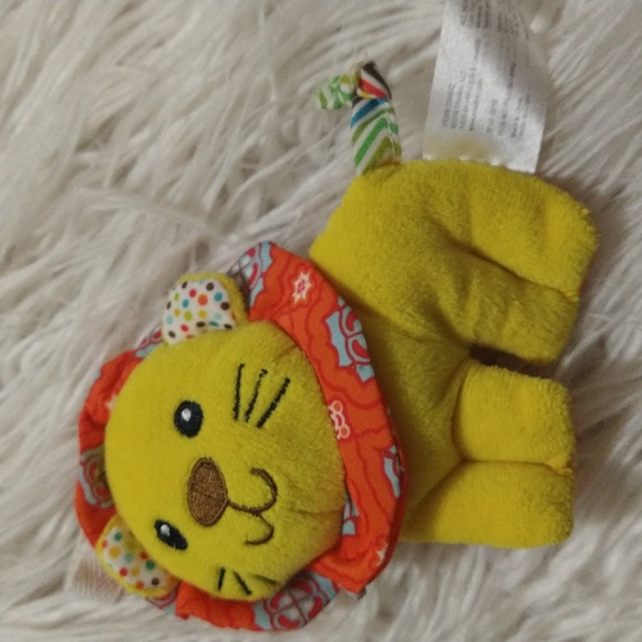 Crinkle Baby Lion Sensory Crinkle Book & Baby Lion Stuffy - Picture 5 of 6